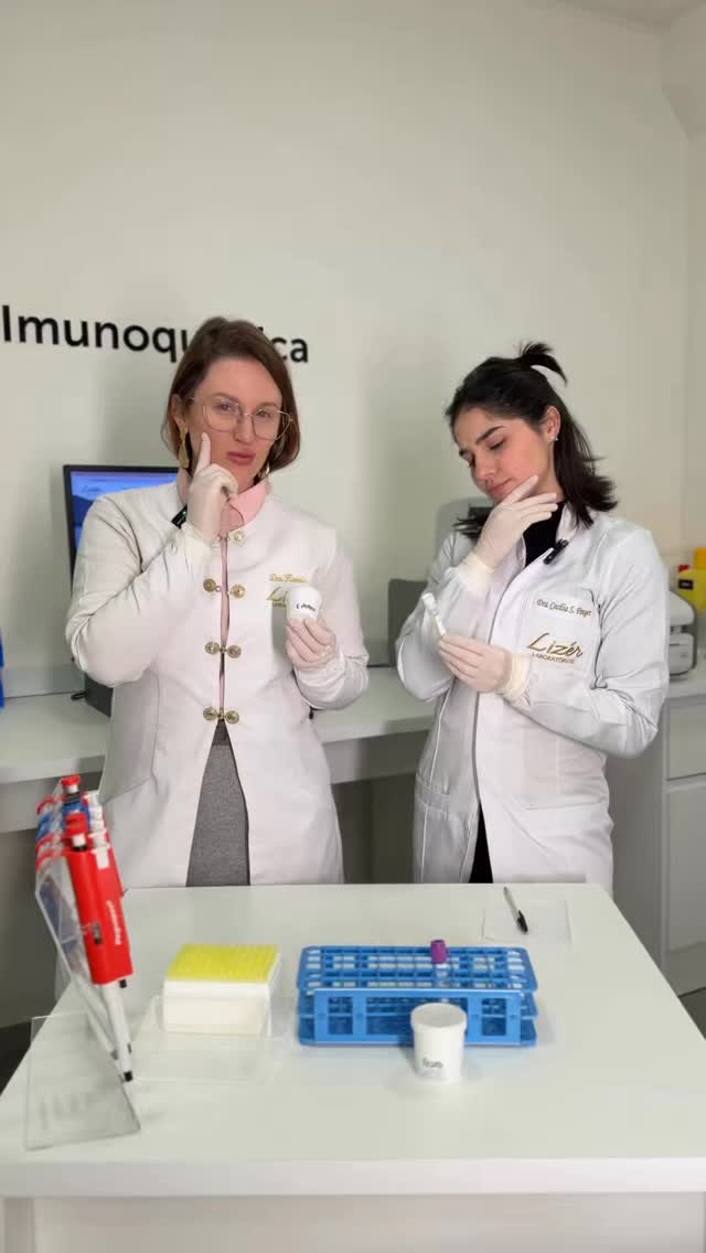 Quem nunca imaginou que um exame pudesse ser assim? 😂🧪

No vídeo, a gente resolveu brincar com alguns dos exames mais conhecidos do laboratório… mas calma: é tudo encenação! 😅

Na vida real, cada exame é realizado com protocolos rigorosos, equipamentos de alta tecnologia e uma equipe qualificada para garantir resultados confiáveis e precisos.

#humor #laboratório #exameslaboratoriais